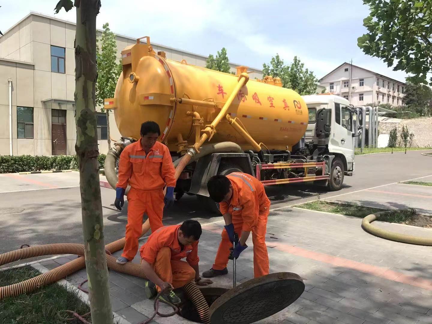涡阳化粪池清理与5-8吨吸粪车施工效率分析